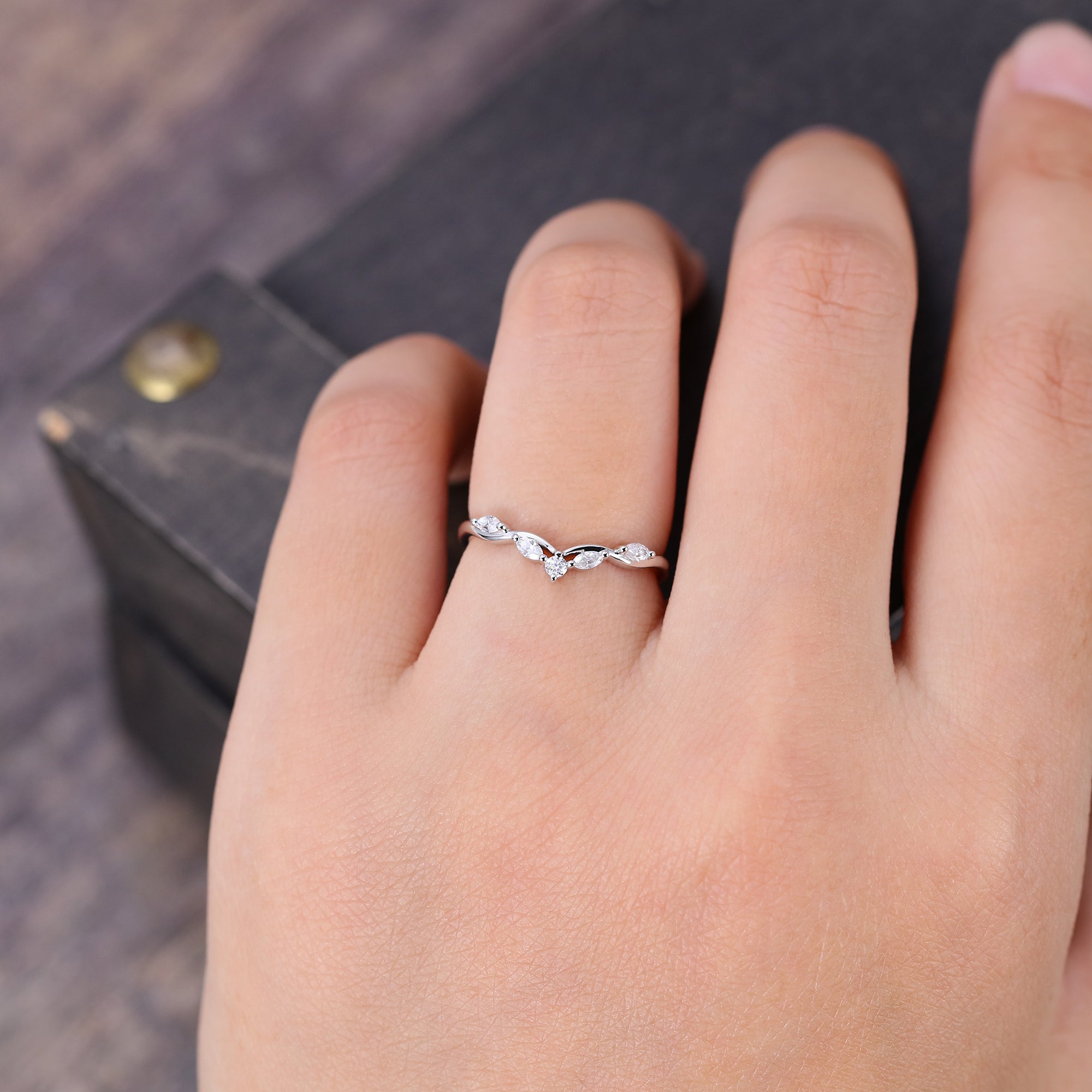 Marquise & Round Cut MoissaniteSeagull Arc Curved Wedding Band