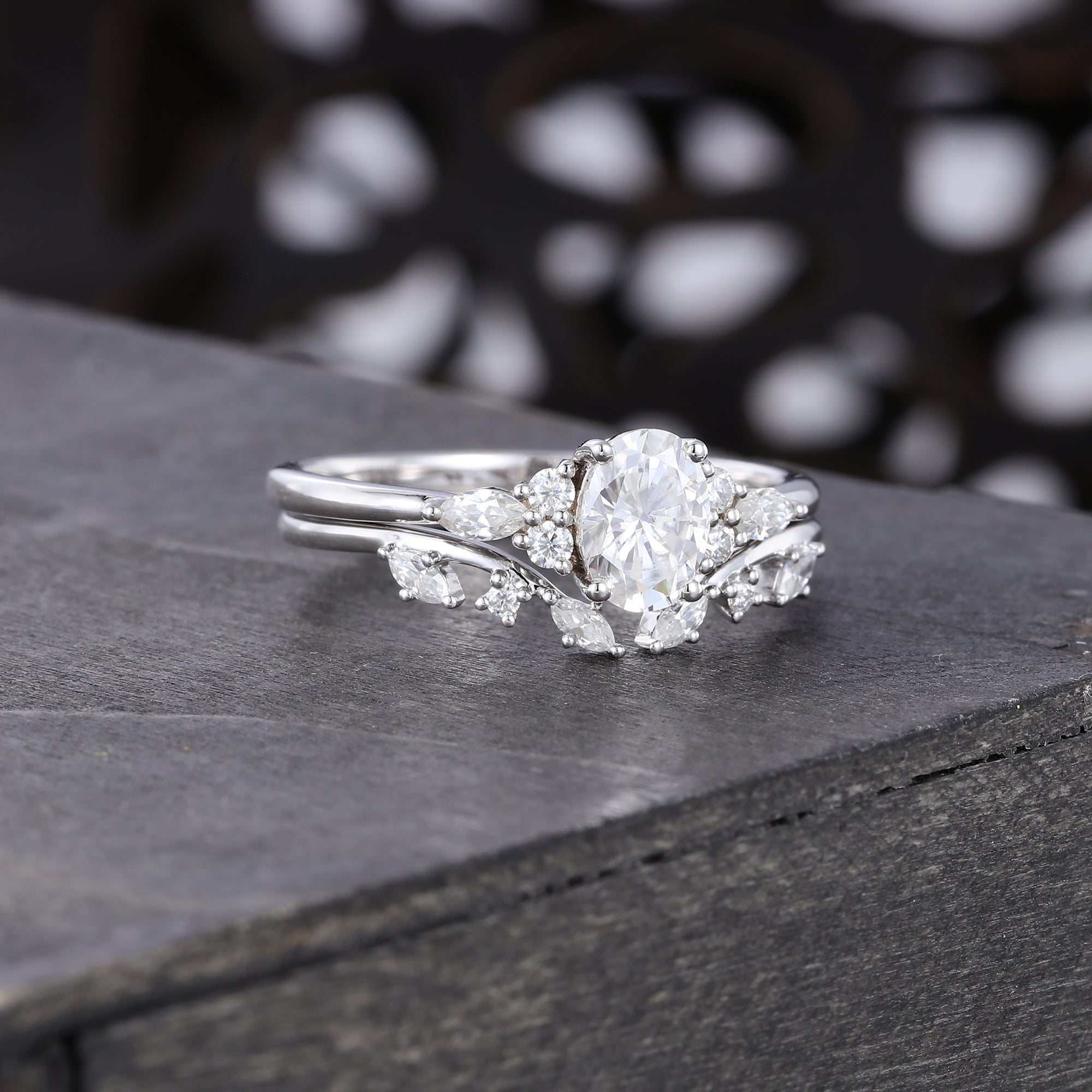 Oval Cut Moissanite Bridal Ring Set ClassicCluster Engagement Ring Set