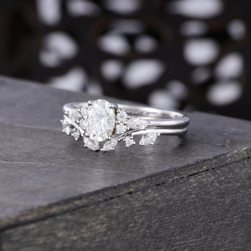 Oval Cut Moissanite Bridal Ring Set ClassicCluster Engagement Ring Set
