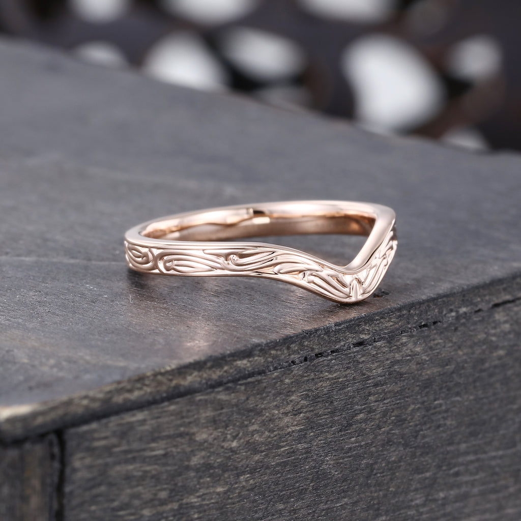 Vintage Curved Engraved Wedding Band in Rose Gold