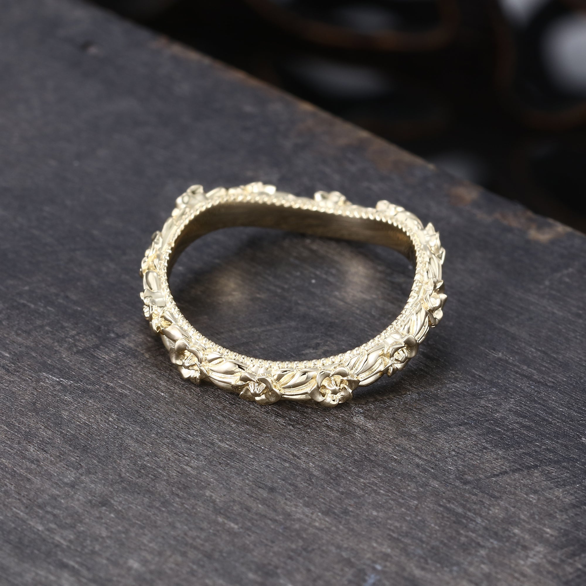 Vintage Curved Floral Wedding Band in Yellow Gold